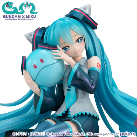 [PRZEDSPRZEDAŻ] Mobile Suit Gundam x Hatsune Miku Lucrea PVC Statue Hatsune Miku x OO Gundam 45th Anniversary 17 cm
