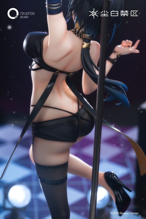 [PRZEDSPRZEDAŻ] Zaplanowana i wyprodukowana przez Reverse Studio, prosto z „Snowbreak: Containment Zone”, jest teraz dostępna jako figurka w skali 1/7! Nie przegap tego niesamowitego produktu!